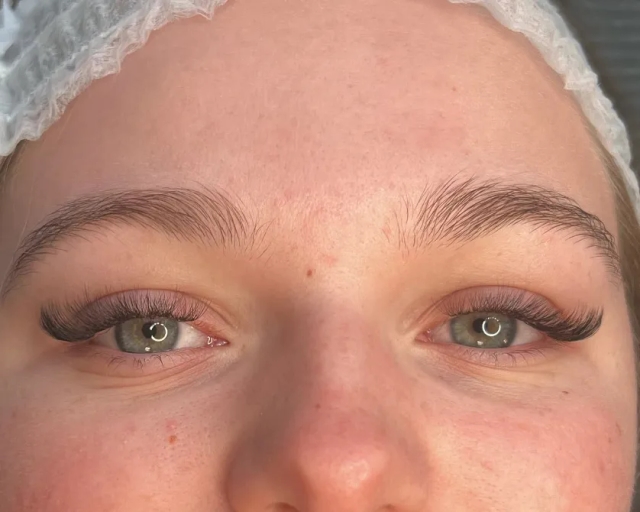 Femme Microblading à Beauty Room Dijon
