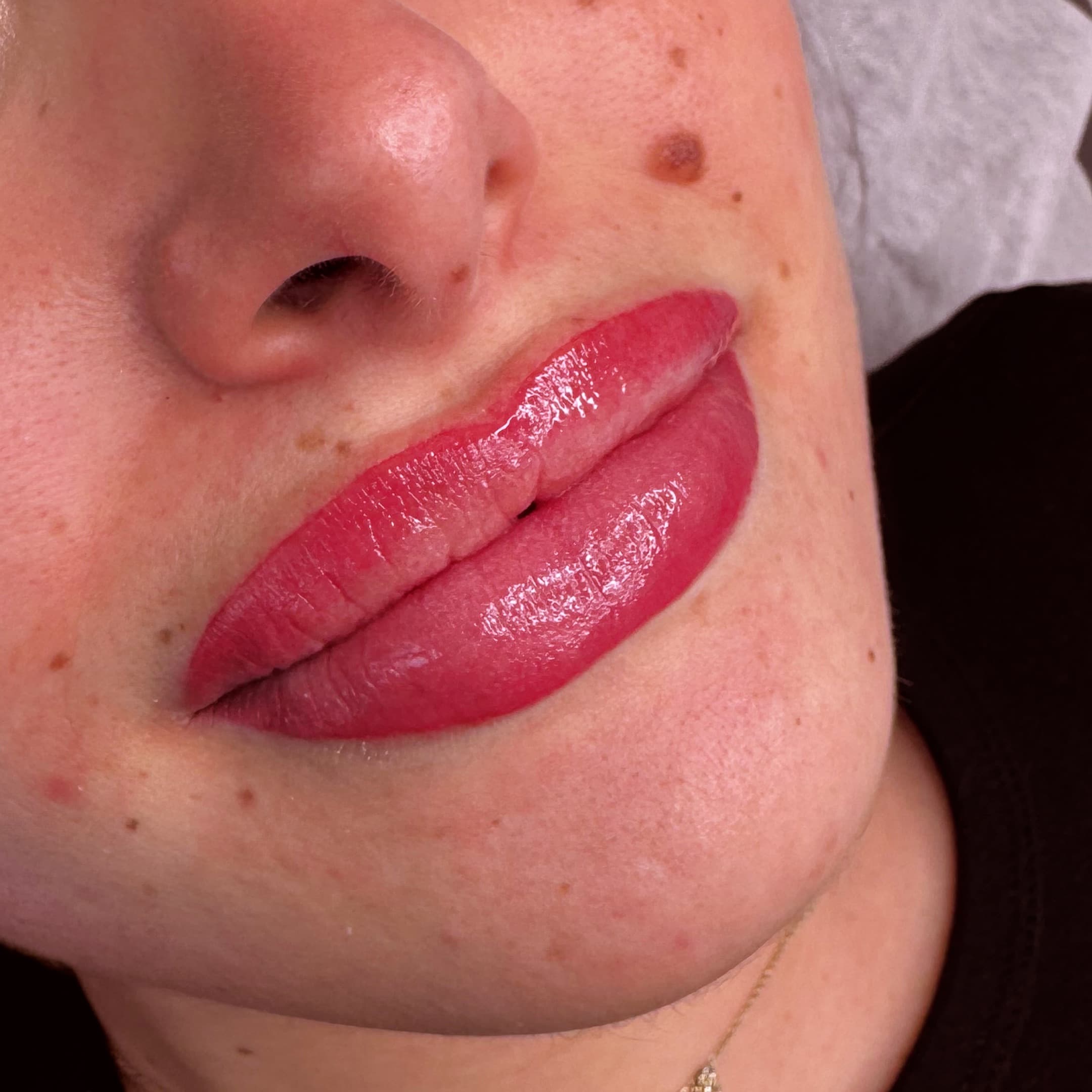 Résultat semi-permanent d’un tatouage des lèvres à la Beauty Room Dijon.