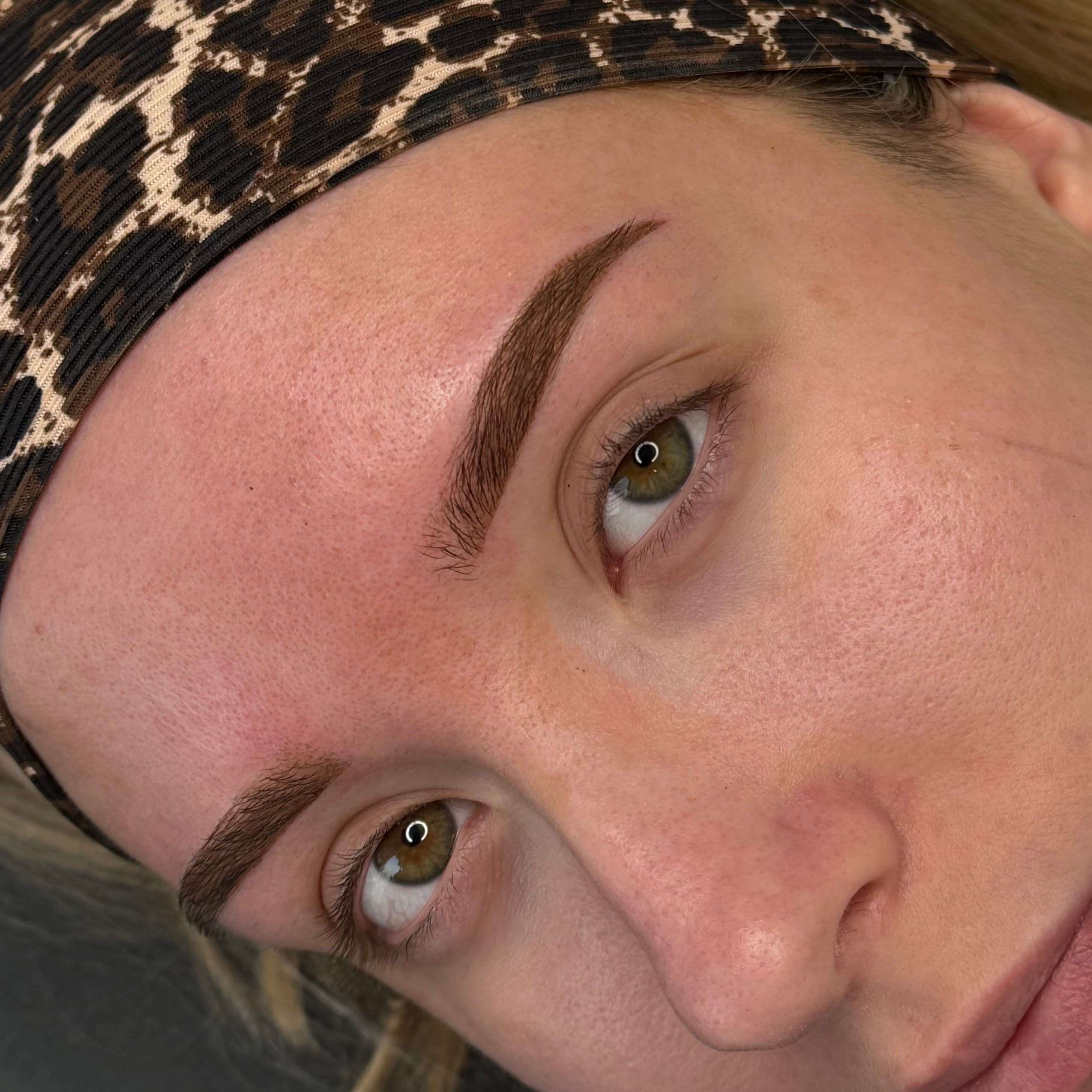 TATOUAGE DES SOURCILS